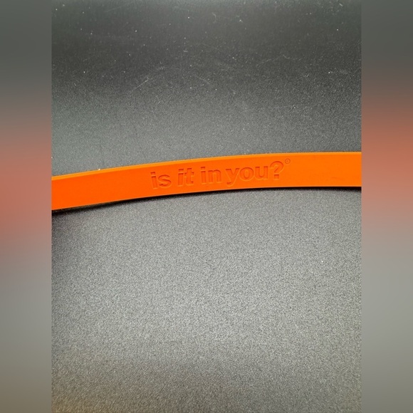 Vintage Gatorade “Is It In You?” Orange Rubber Bracelet - Picture 4 of 7